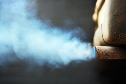 Motor Stosst Blauen Rauch Aus Auto Profi Werkstatt
